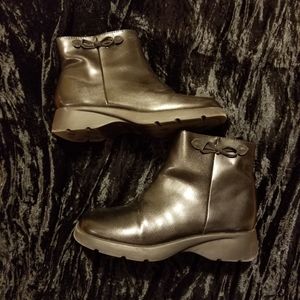 Children's black ankle booties with bow detail